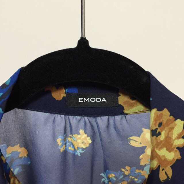 EMODA(エモダ)のEMODA 花柄 シフォン トップス レディースのトップス(シャツ/ブラウス(長袖/七分))の商品写真