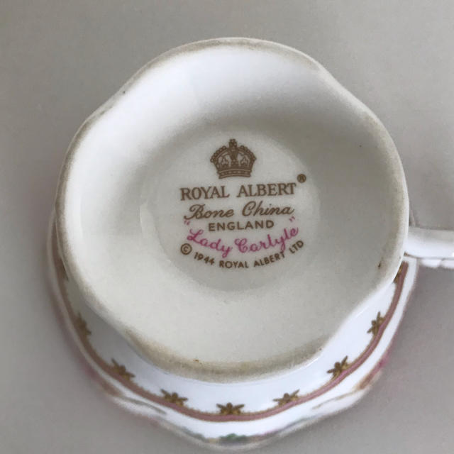 ROYAL ALBERT(ロイヤルアルバート)のロイヤルアルバート カップ&ソーサー  ペア インテリア/住まい/日用品のキッチン/食器(グラス/カップ)の商品写真