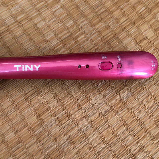 充電式ヘアアイロン ピンク色 スマホ/家電/カメラの美容/健康(ヘアアイロン)の商品写真