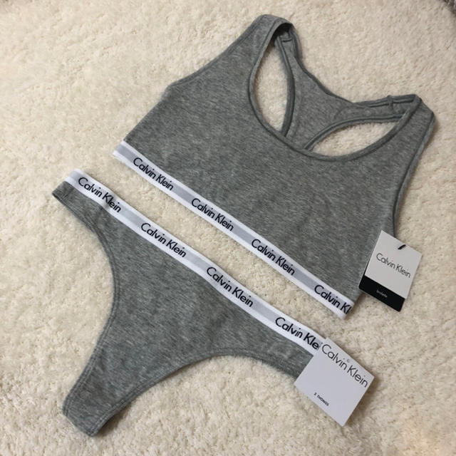 Calvin Klein(カルバンクライン)のHINA’s shop様専用 レディースの下着/アンダーウェア(ブラ&ショーツセット)の商品写真