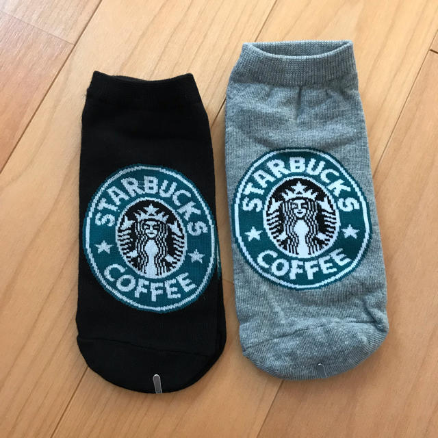 Starbucks Coffee(スターバックスコーヒー)の本日のみ値下げ 新品 スタバ 風 靴下セット カップル 夫婦 親子 リンクコーデ レディースのレッグウェア(ソックス)の商品写真