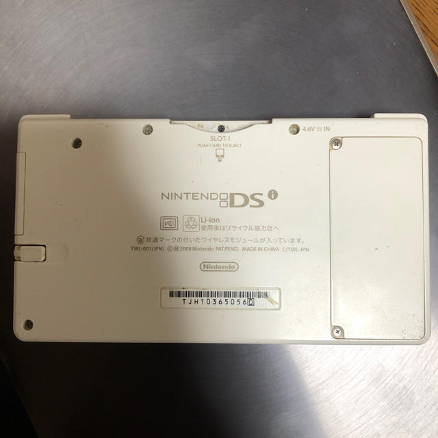 ニンテンドーDS(ニンテンドーDS)の任天堂 DSi ホワイト［ジャンク］ エンタメ/ホビーのゲームソフト/ゲーム機本体(携帯用ゲーム機本体)の商品写真