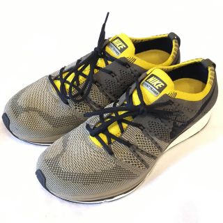 ナイキ(NIKE)の中古 ナイキ フライニット トレーナー 26.5 NIKE US8.5　zoom(スニーカー)