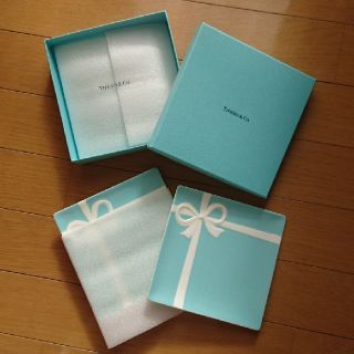Tiffany & Co. - ティファニー 四角皿 2枚セットの通販 by Tiffany & Co. - ティファニー 四角皿 2枚セットの通販 by