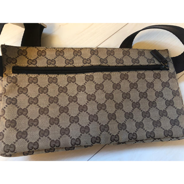 Gucci(グッチ)のGUCCI GCキャンバス ウエストポーチ レディースのバッグ(ボディバッグ/ウエストポーチ)の商品写真