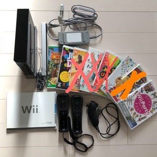 ウィー(Wii)のWii  本体&ソフト4本セット(家庭用ゲーム機本体)