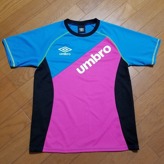 UMBRO(アンブロ)のumbro アンブロ Tシャツ 150 スポーツ/アウトドアのサッカー/フットサル(ウェア)の商品写真