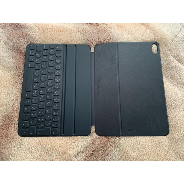 Apple(アップル)のsmart keyboard folio (iPad pro 11インチ) スマホ/家電/カメラのスマホアクセサリー(iPadケース)の商品写真