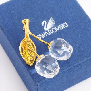 スワロフスキー(SWAROVSKI)のSwarovski スワロフスキー さくらんぼ ブローチ(ブローチ/コサージュ)