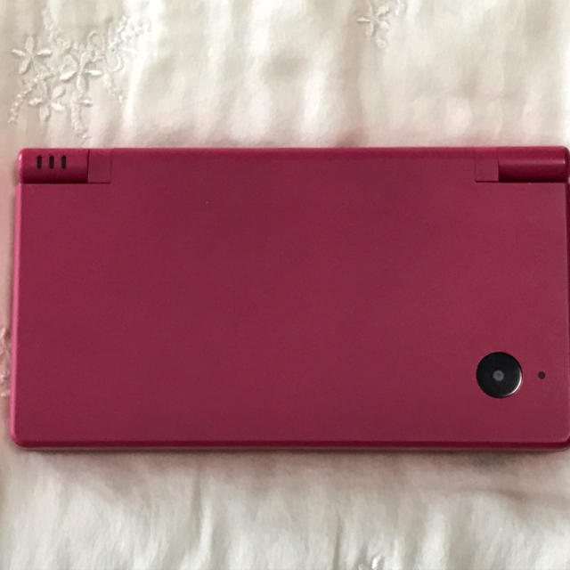 ニンテンドーDS(ニンテンドーDS)のニンテンドーDSi  ピンク ソフト6本付き エンタメ/ホビーのゲームソフト/ゲーム機本体(携帯用ゲーム機本体)の商品写真