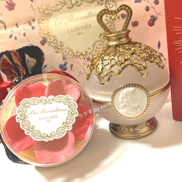 コスメ/美容未使用 限定花びらチーク 105 LADUREE - チーク