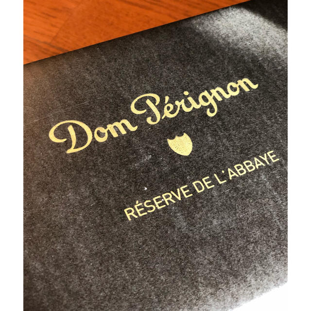 Dom Pérignon(ドンペリニヨン)の値下げ！ドン・ペリニヨン ゴールド 1996 正規品 750ml 箱・冊子付き 食品/飲料/酒の酒(シャンパン/スパークリングワイン)の商品写真