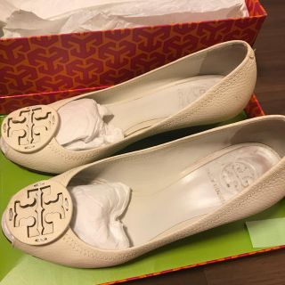 トリーバーチ(Tory Burch)のトリーバーチ ホワイトパンプス(ハイヒール/パンプス)