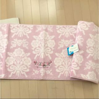 LAURA ASHLEY - ローラアシュレイ キッチンマット240センチの通販 by i