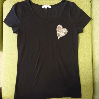 ナチュラルビューティーベーシック(NATURAL BEAUTY BASIC)のNATURAL BEAUTY BASIC胸元ラメハート黒TシャツM(Tシャツ(半袖/袖なし))