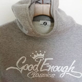 GOODENOUGH ロゴ入り パーカー