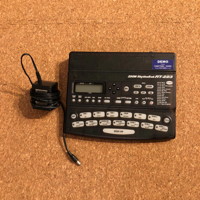 Zoom(ズーム)のZOOM リズムトラック RhythmTrak RT-223 楽器のレコーディング/PA機器(その他)の商品写真