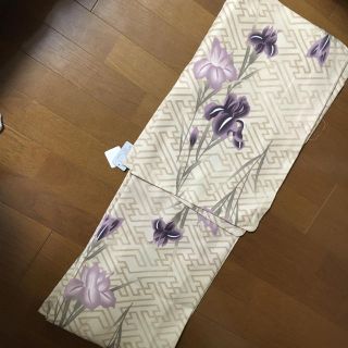 洗えるお着物ユリの花がとても綺麗です！新品(着物)