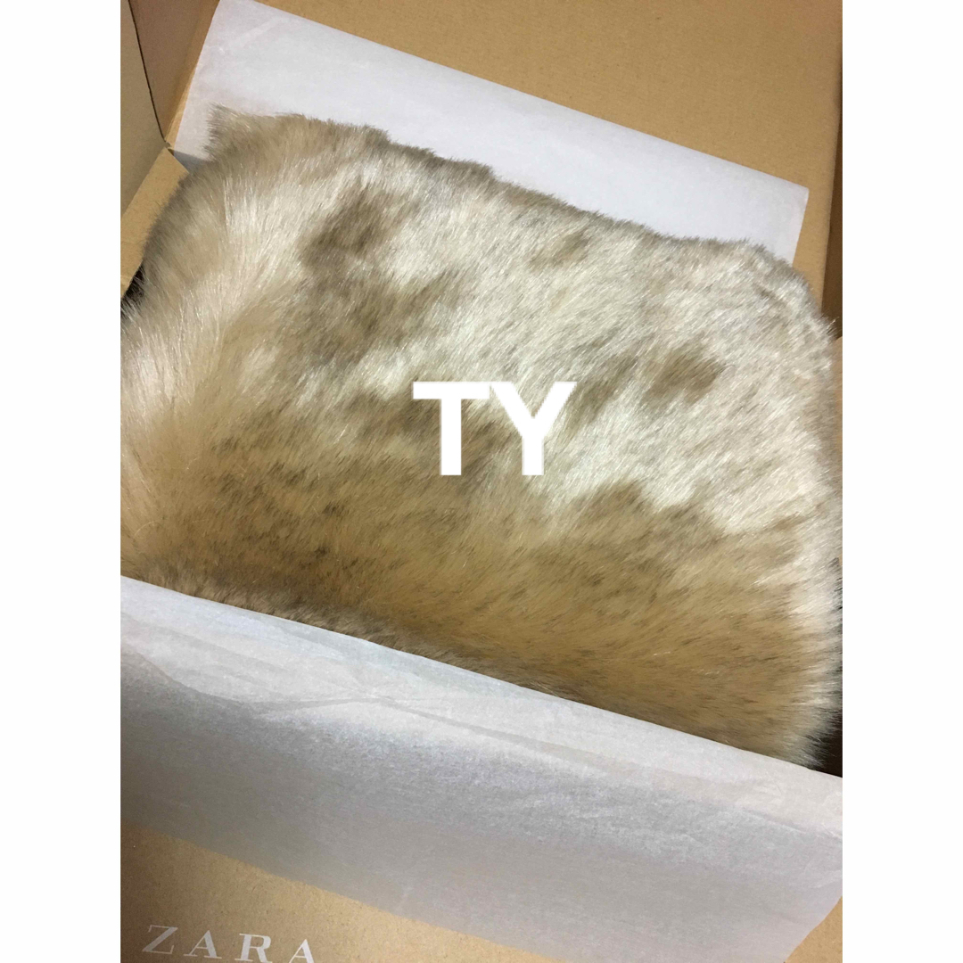 ZARA(ザラ)の完売品 ザラ ファー ストール マフラー マキシ丈 フォックス ラビット ブーツ レディースのファッション小物(マフラー/ショール)の商品写真