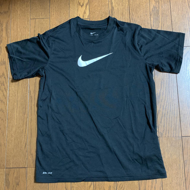 NIKE(ナイキ)のNIKE サイズ130〜140㎝ Mの表示 ブラック半袖Tシャツ【値下げ】 スポーツ/アウトドアのスポーツ/アウトドア その他(その他)の商品写真