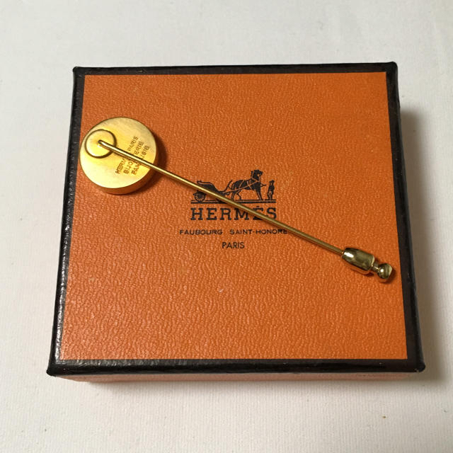 Hermes(エルメス)の美品 HERMES シェル ピンブローチ ハットピン レディースのアクセサリー(ブローチ/コサージュ)の商品写真