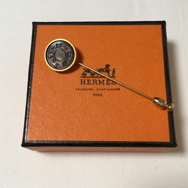 Hermes(エルメス)の美品 HERMES シェル ピンブローチ ハットピン レディースのアクセサリー(ブローチ/コサージュ)の商品写真
