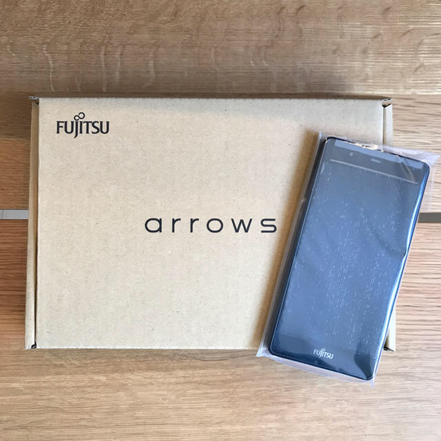 スマートフォン本体arrows M04 PREMIUM