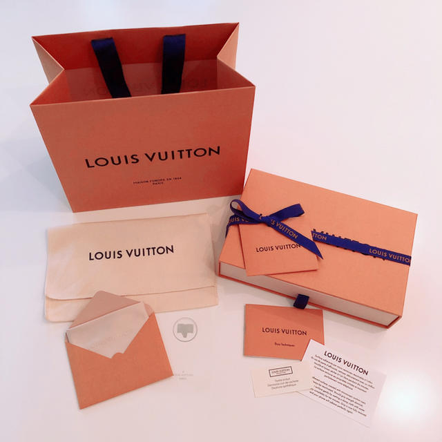 LOUIS VUITTON - ルイヴィトン 空箱 iphoneケース 画面拭きの通販 by yu1's shop｜ルイヴィトンならラクマ