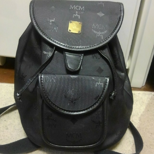 MCM   黒リュック　バッグ　送料込　値下げ