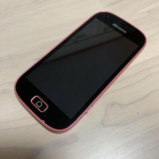 フジツウ(富士通)の【SIMロック解除済】美品 ドコモらくらくスマホ me F-03K ピンク(スマートフォン本体)