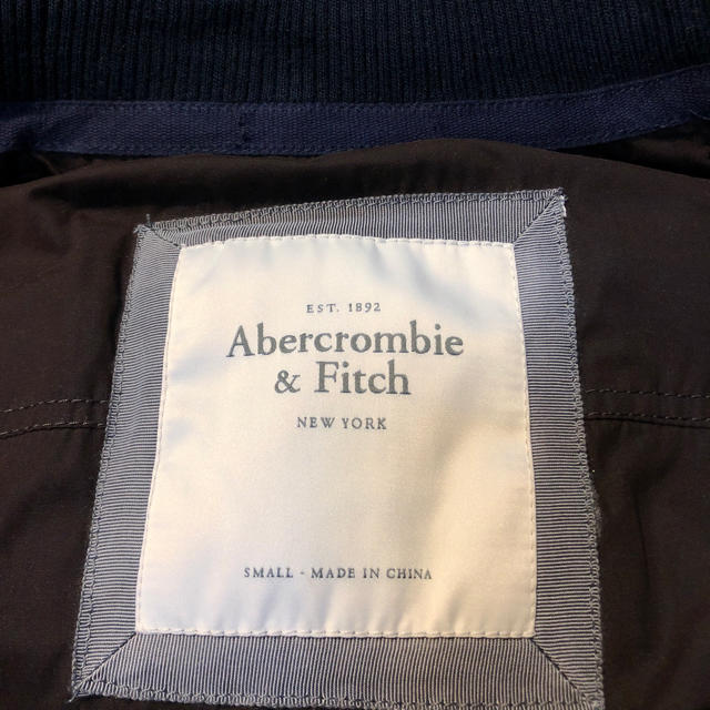 Abercrombie&Fitch(アバクロンビーアンドフィッチ)のAbercrombie&Fitch ベスト レディースのジャケット/アウター(ダウンベスト)の商品写真