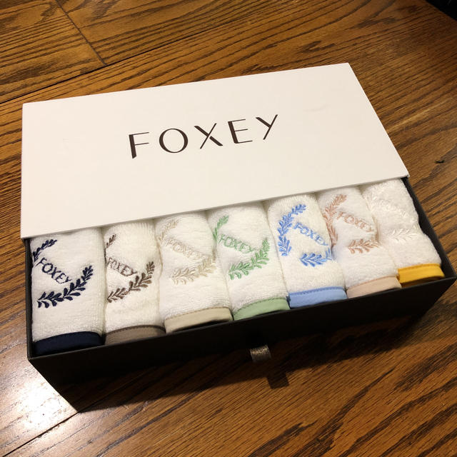 FOXEY(フォクシー)のフォクシー❤️タオルハンカチ レディースのファッション小物(ハンカチ)の商品写真