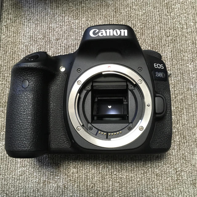 大人気新作 Canon - Canon EOS 80D ＋ 予備バッテリー デジタル一眼 
