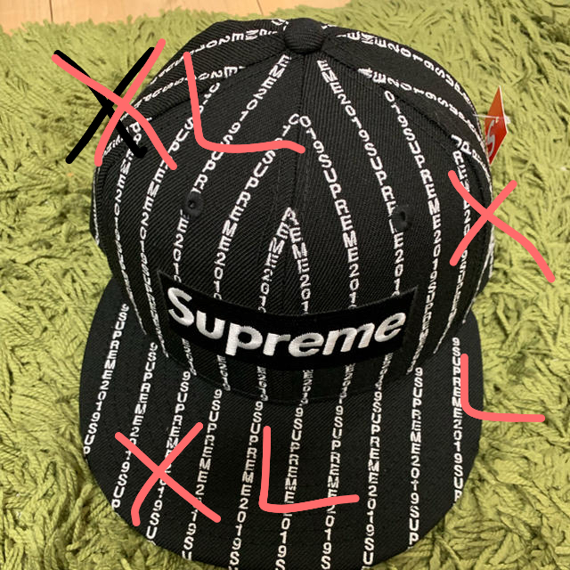 Supreme(シュプリーム)のXL 7 8/5 new era メンズの帽子(キャップ)の商品写真