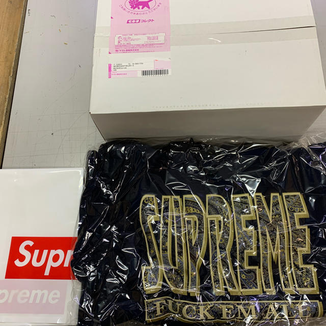 supreme のパーカー 1