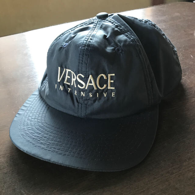 VERSACE(ヴェルサーチ)のベルサーチ キャップ レディースの帽子(キャップ)の商品写真