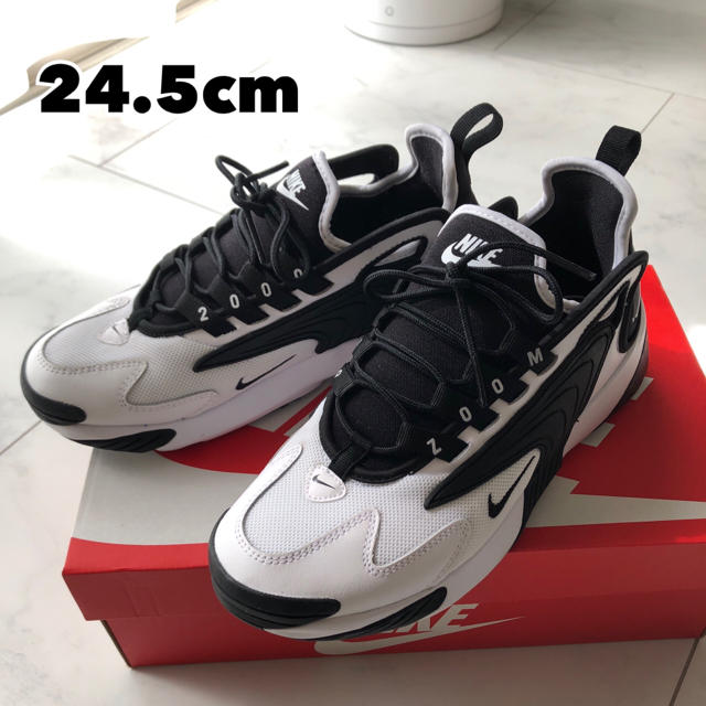 NIKE(ナイキ)のNIKE ZOOM 2K RUN 2000 24.5cm 月末までお値下げ中 レディースの靴/シューズ(スニーカー)の商品写真