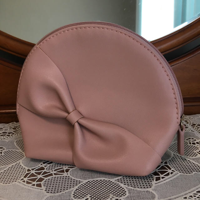 Francfranc(フランフラン)の燦らいず様専用 フランフラン リボンシェルポーチ ピンク レディースのファッション小物(ポーチ)の商品写真