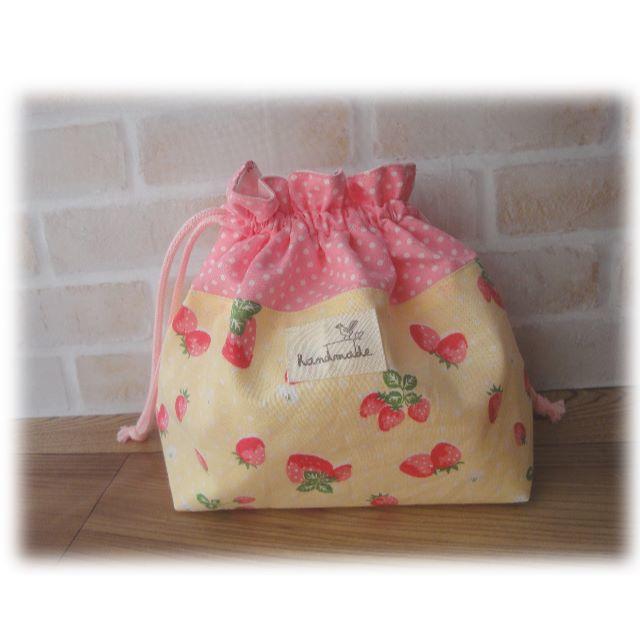【送料無料】イチゴのお弁当袋 ハンドメイドのキッズ/ベビー(バッグ/レッスンバッグ)の商品写真