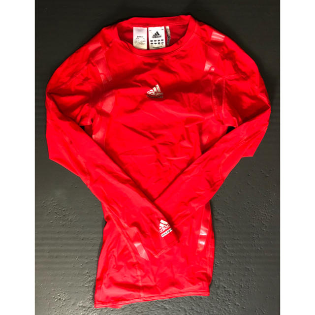 adidas(アディダス)のadidas トレーニングシャツ M(赤) スポーツ/アウトドアのトレーニング/エクササイズ(トレーニング用品)の商品写真