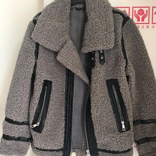 ザラ(ZARA)のZARA ザラ モコモコ ムートン ライダース 人気商品！(その他)