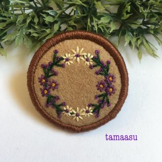 179.お花の刺繍ブローチ✴︎受注製作(コサージュ/ブローチ)