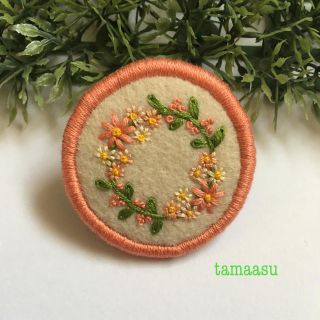 187.お花の刺繍ブローチ✴︎受注製作(コサージュ/ブローチ)