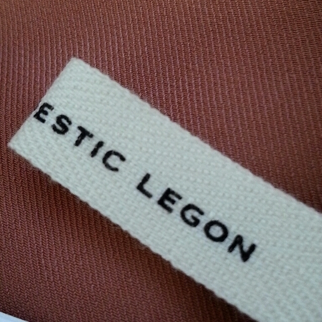 MAJESTIC LEGON(マジェスティックレゴン)のペプラムトップス レディースのトップス(Tシャツ(半袖/袖なし))の商品写真