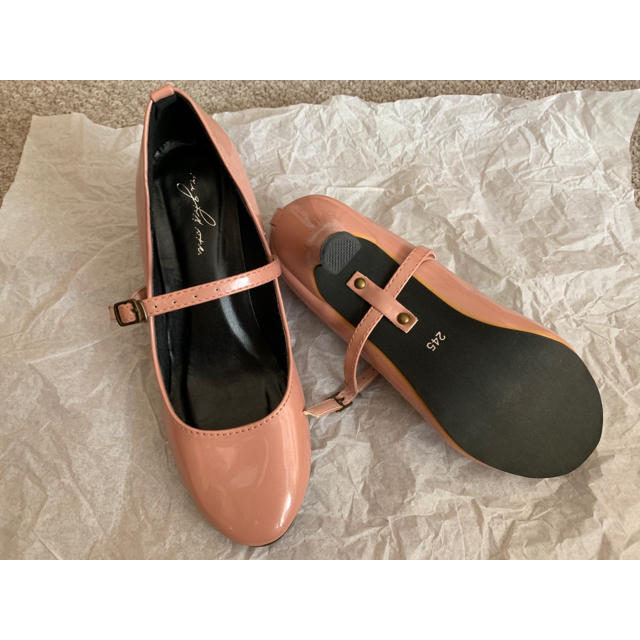 薄いピンク エナメルパンプス  ストラップ付きパンプス  レディースの靴/シューズ(ハイヒール/パンプス)の商品写真