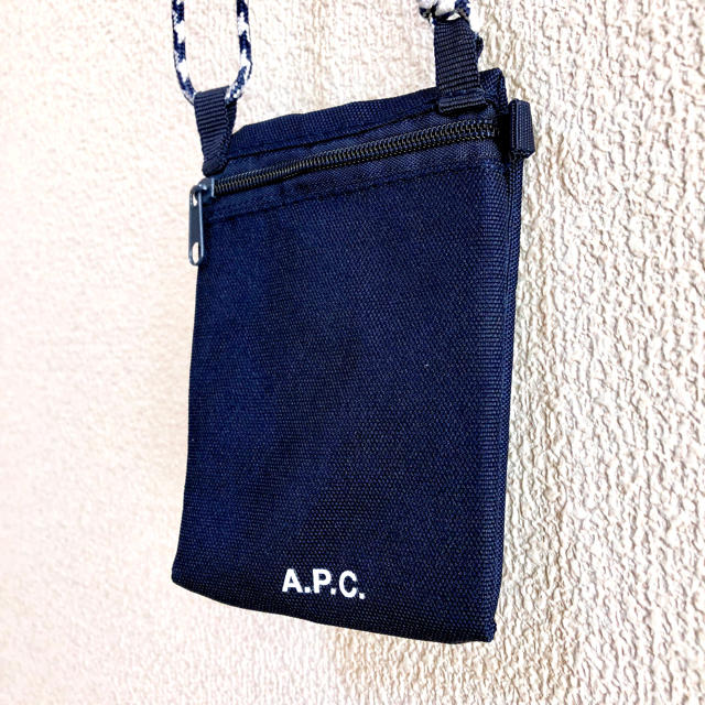 A.P.C(アーペーセー)の早い者勝ち！1点のみ！A.P.C.ネックウォレット メンズのファッション小物(コインケース/小銭入れ)の商品写真