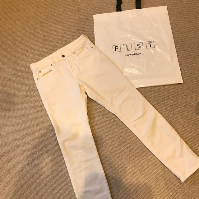 PLST(プラステ)のプラステ 白 コーデュロイパンツ26 Mサイズ レディースのパンツ(カジュアルパンツ)の商品写真