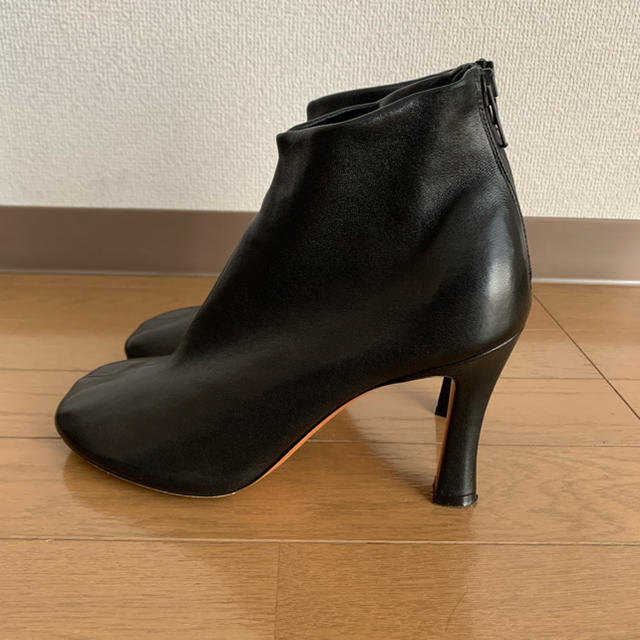 celine(セリーヌ)の【mon様専用】Celine glove bootie  セリーヌ ブーティー レディースの靴/シューズ(ブーティ)の商品写真