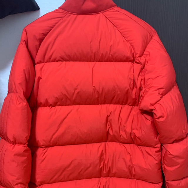 adidas(アディダス)のadidas sst down jacket レッド 赤 ダウンジャケット メンズのジャケット/アウター(ダウンジャケット)の商品写真