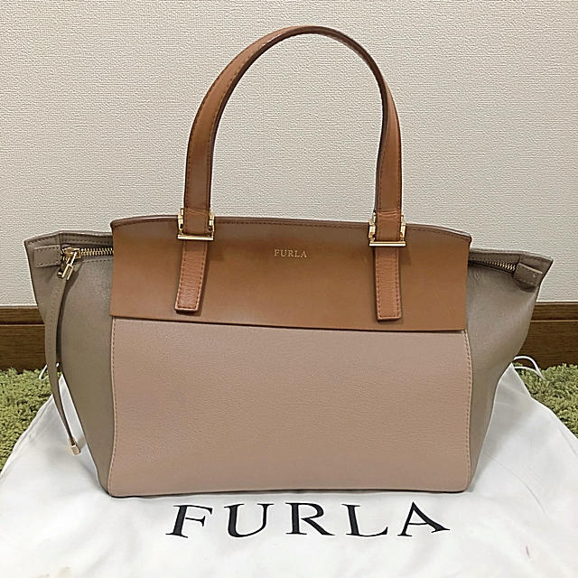 FURLA ドルチェヴィータ　トートバッグ